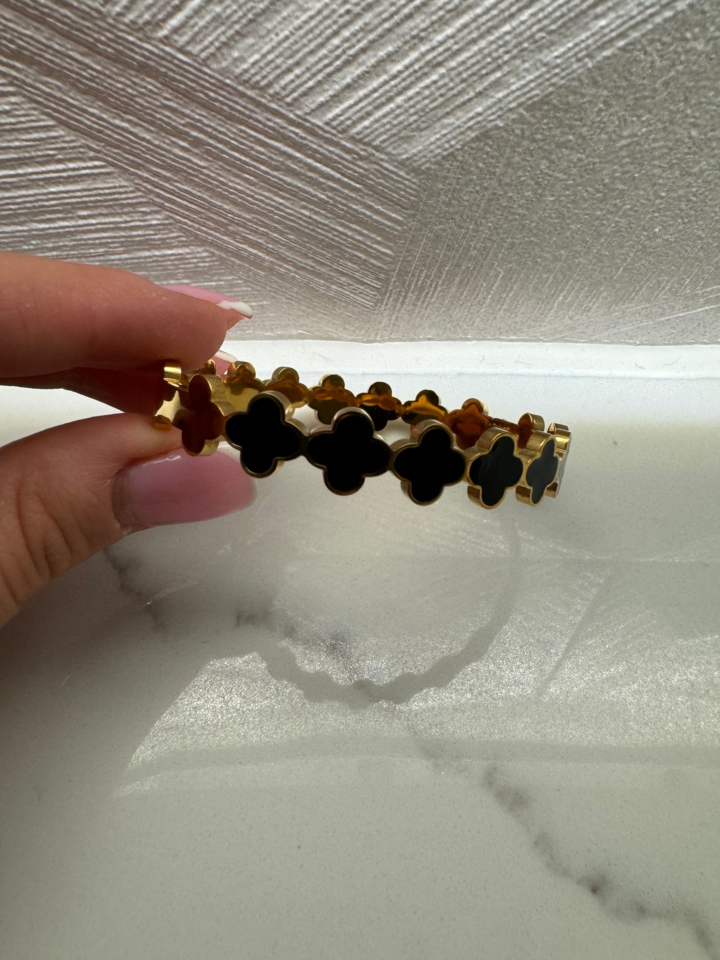 Gold Joined Clover Bracelet