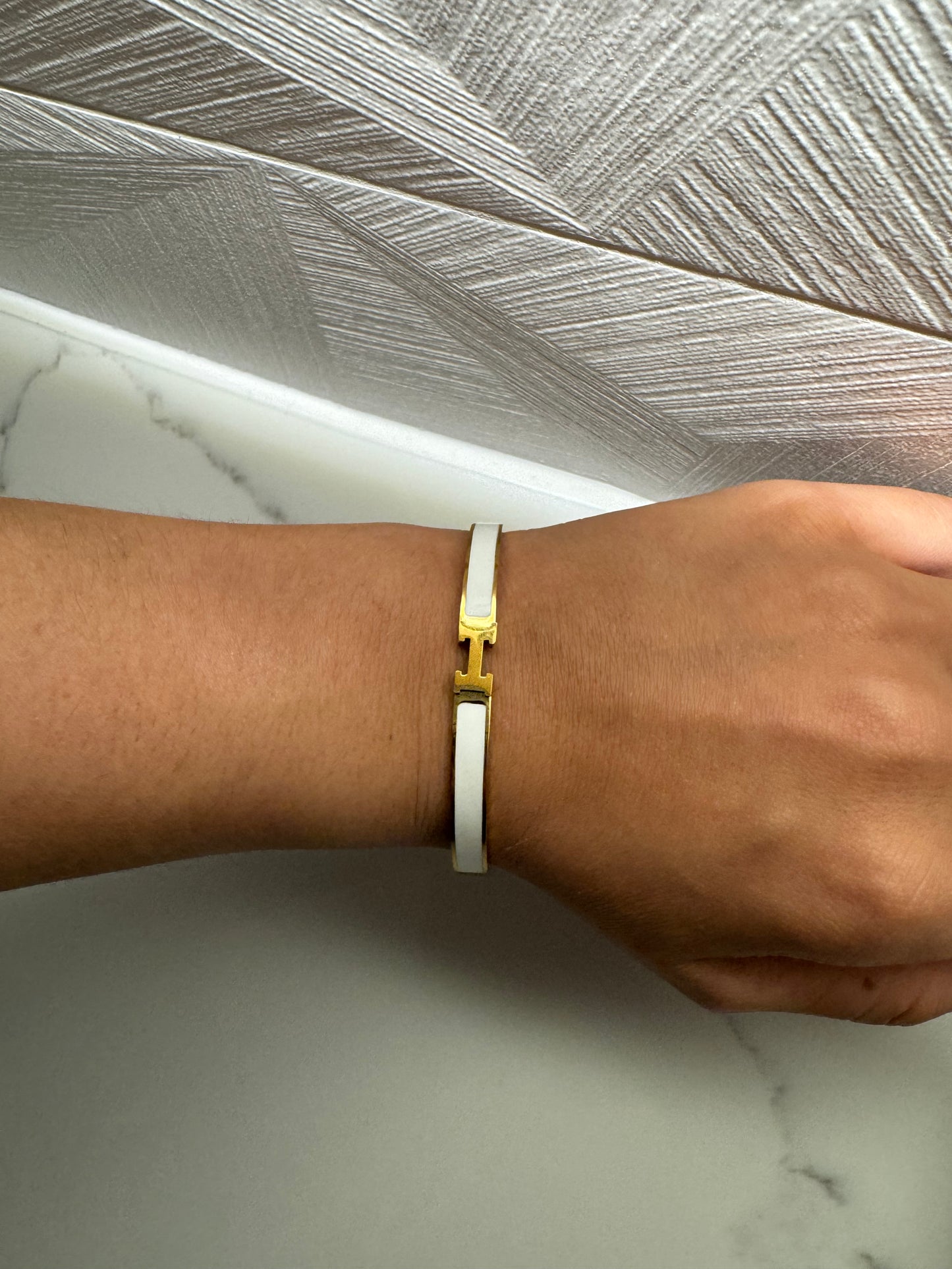 'H' Bracelet Gold