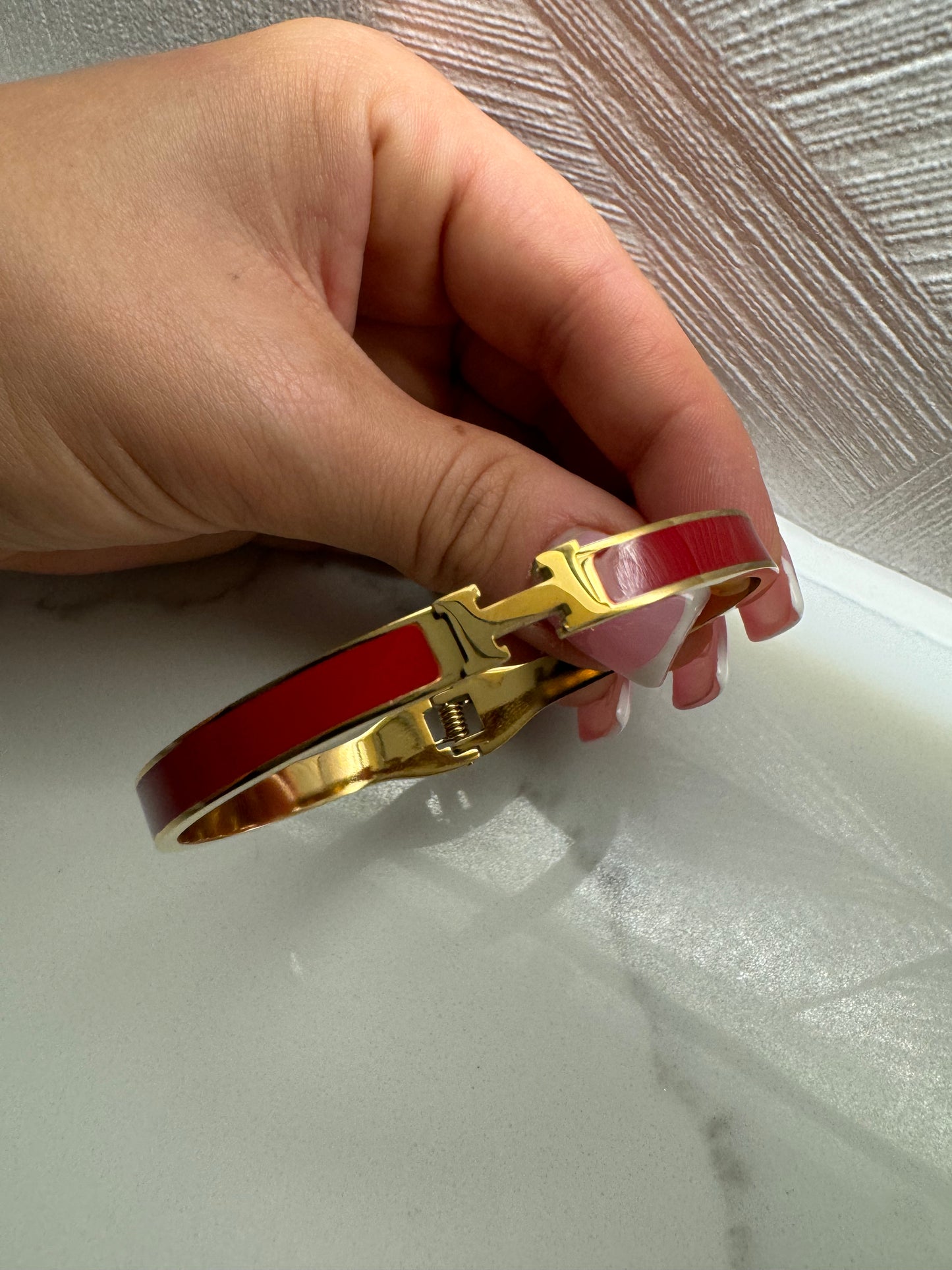 'H' Bracelet Gold