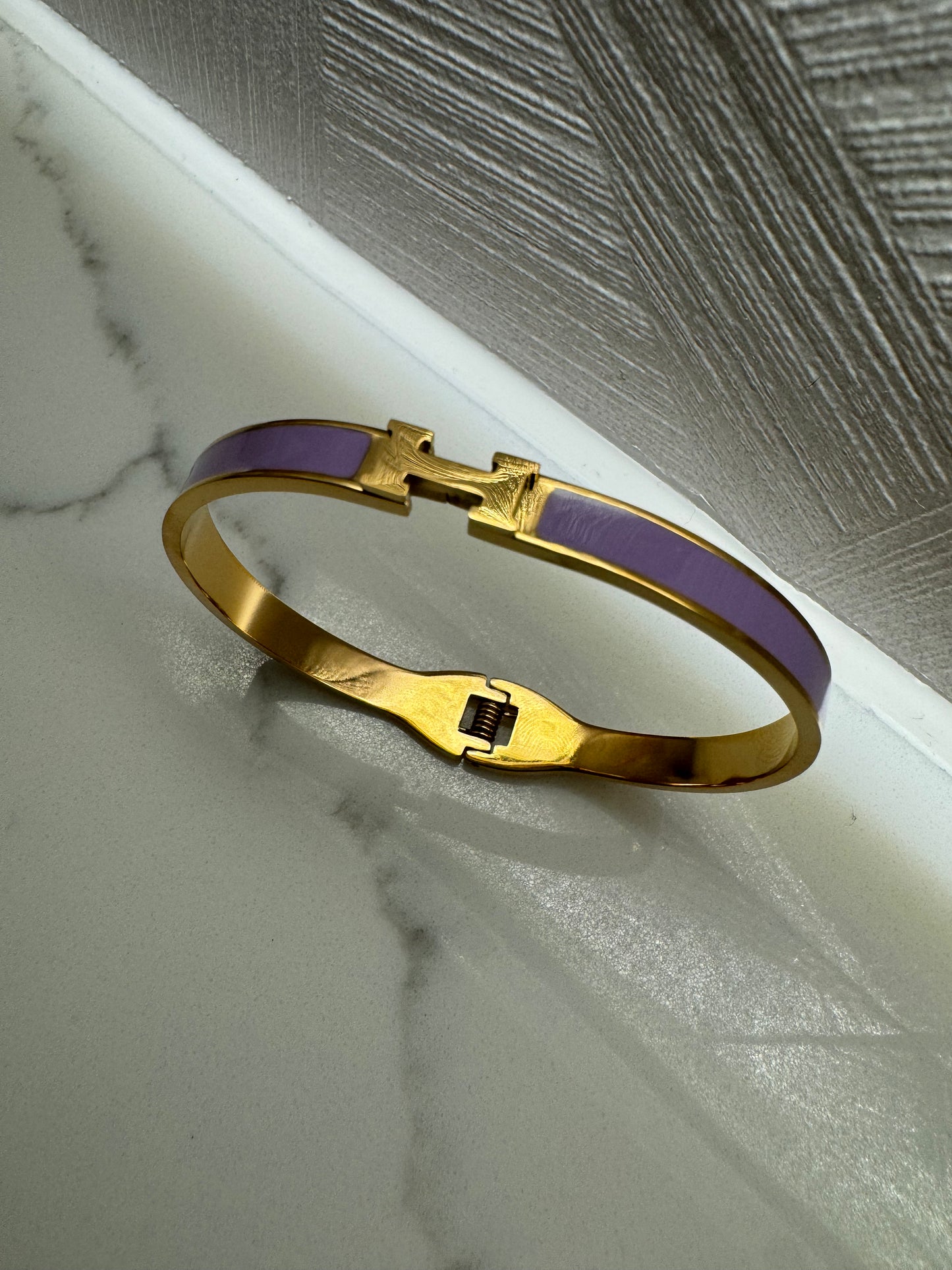 'H' Bracelet Gold