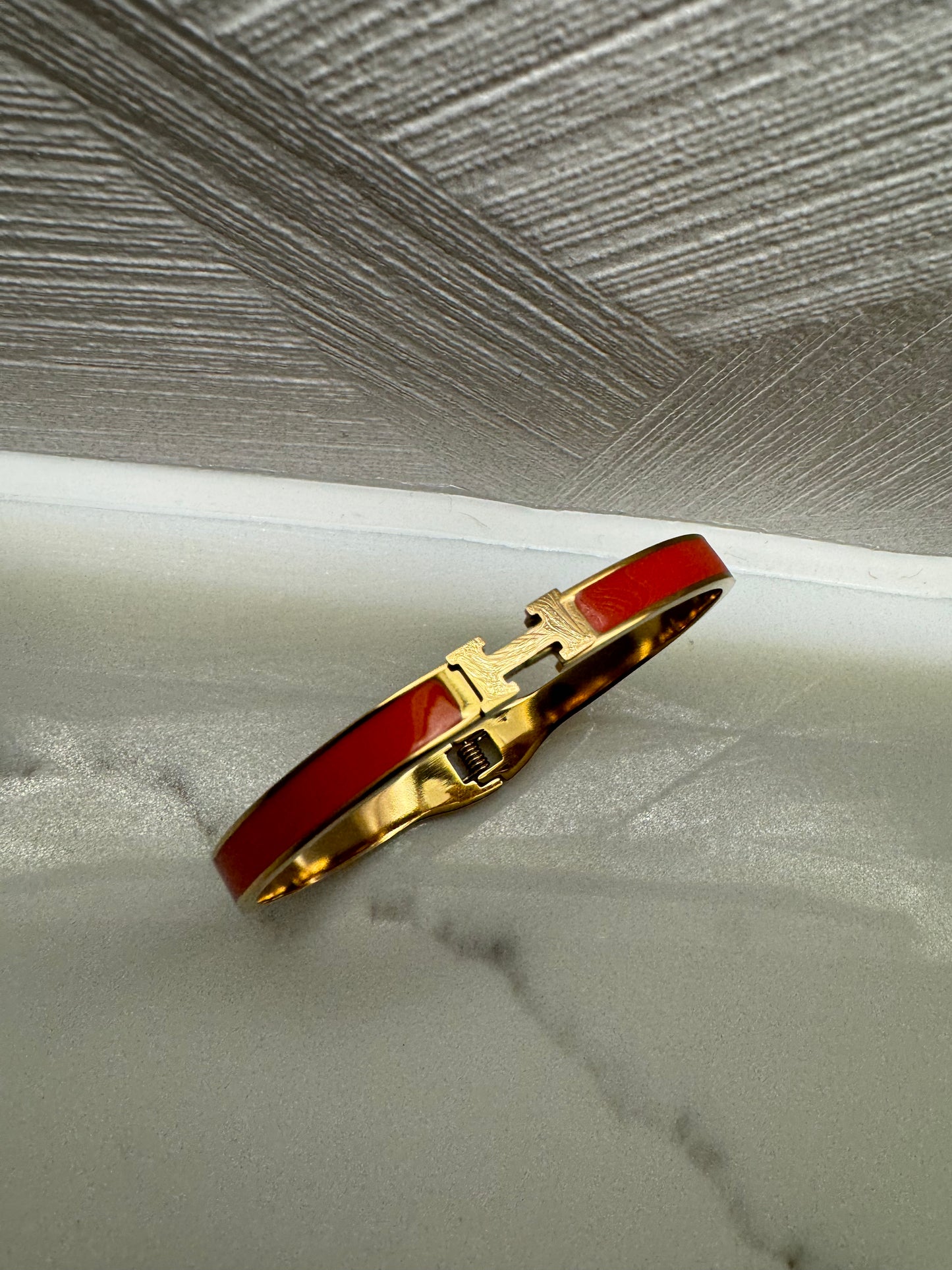 'H' Bracelet Gold